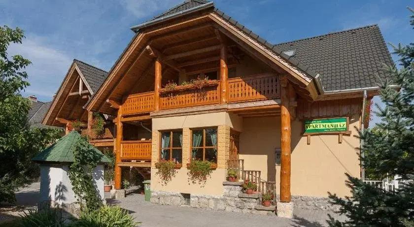 Páratlan Apartmanház - главное фото