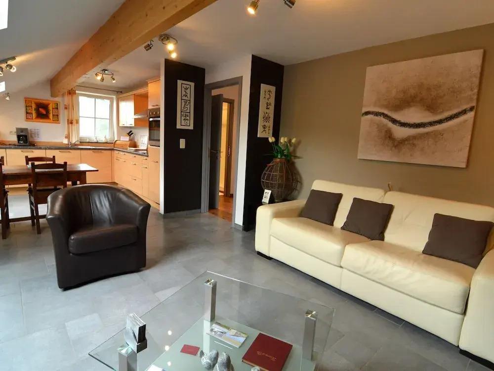 Charming Apartment with Access to Outdoor Hot Tub in Green Condroz Valley - главное фото