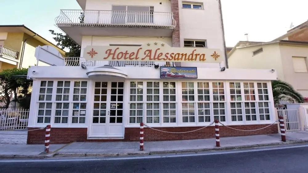 Hotel Alessandra - главное фото