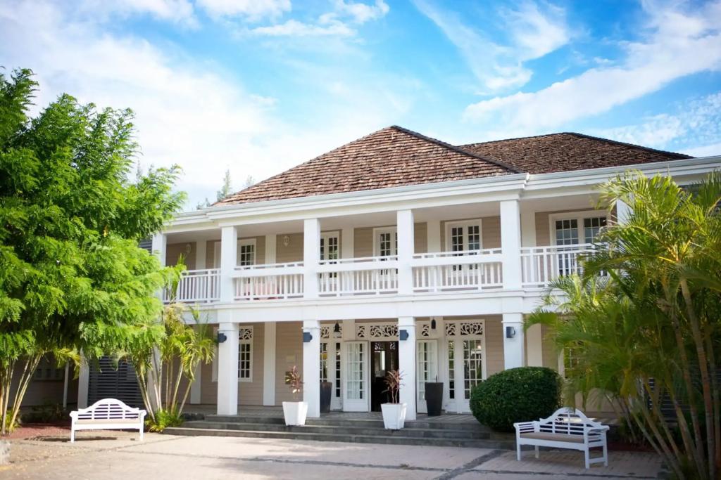 Отель Lux* Saint Gilles - главное фото