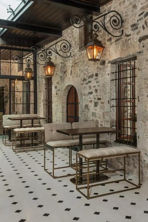 Stoes Hotel - главное фото