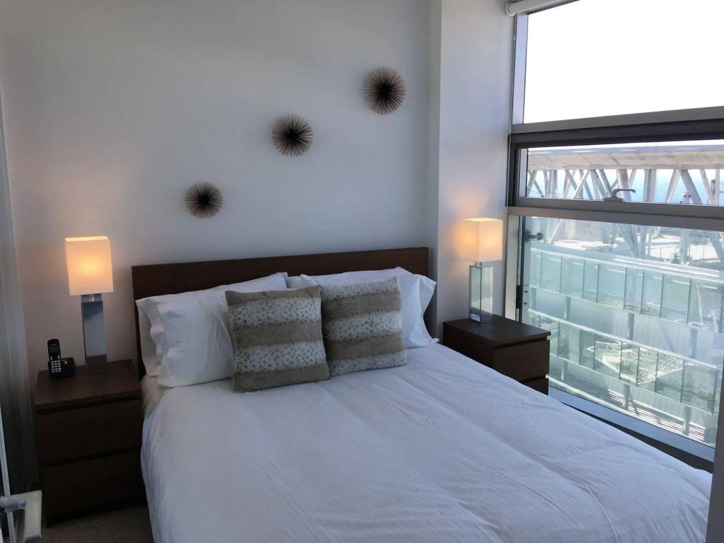 TO Stays - York and Lakeshore - главное фото