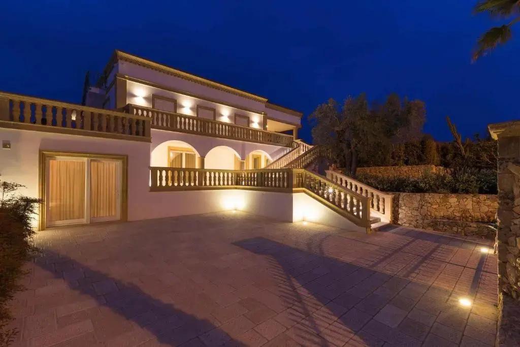 Villa Loran - главное фото