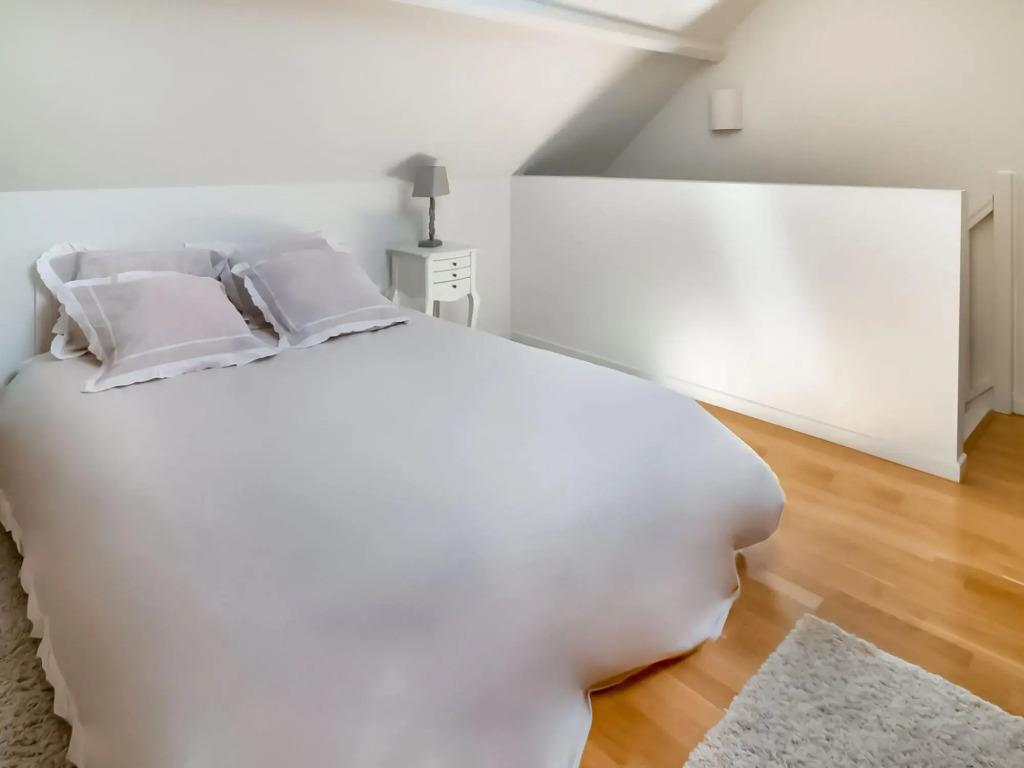 Enticing Holiday Home in Treignes near Forest - главное фото