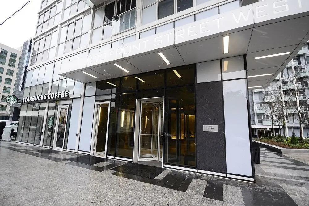 Whitehall Suites - Front Street West - главное фото