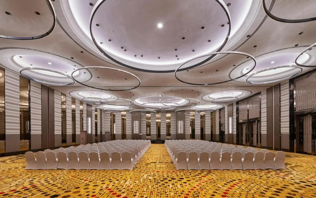 Pullman Kuala Lumpur City Centre Hotel & Residences - главное фото