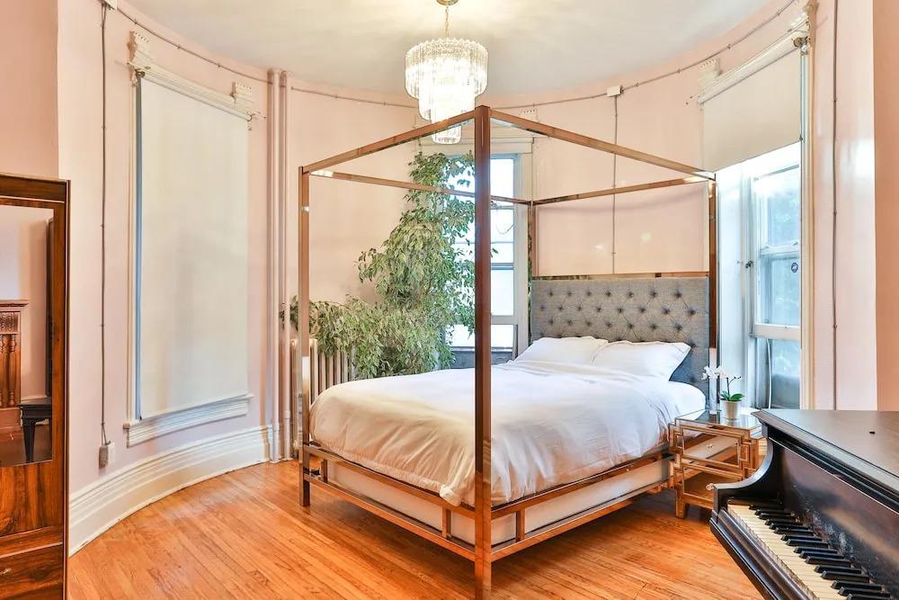 The West House - главное фото