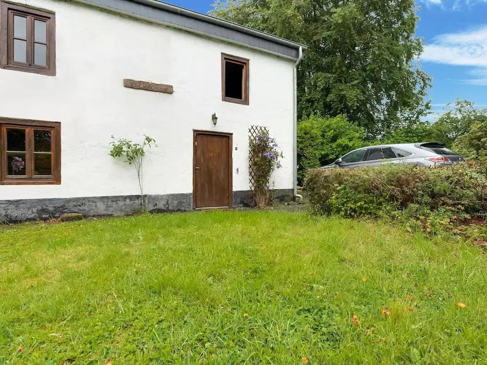 Detached Holiday Home with Sauna & Open Fire near Houffalize - главное фото