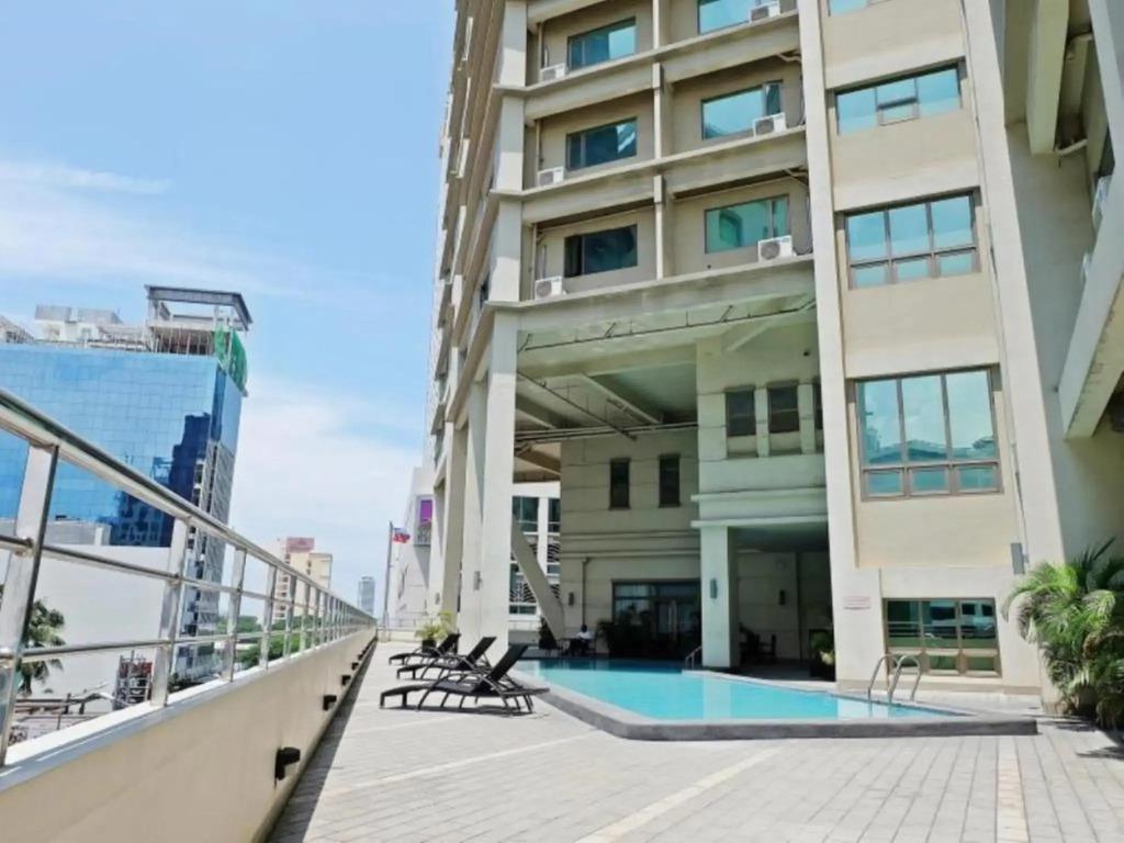 Mandarin Plaza Hotel - главное фото