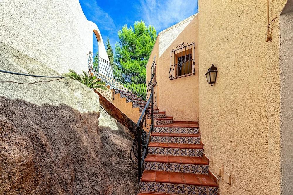Villa With 3 Bedrooms in Teulada, With Wonderful sea View, Private Poo - главное фото