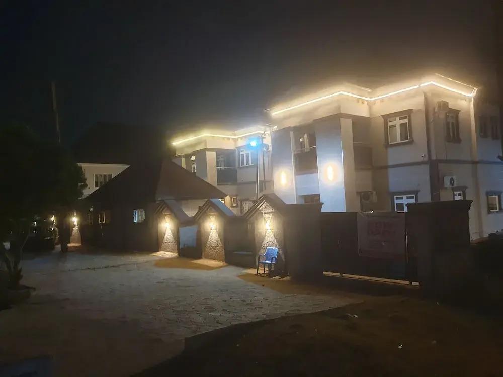 Downunder Suites - главное фото