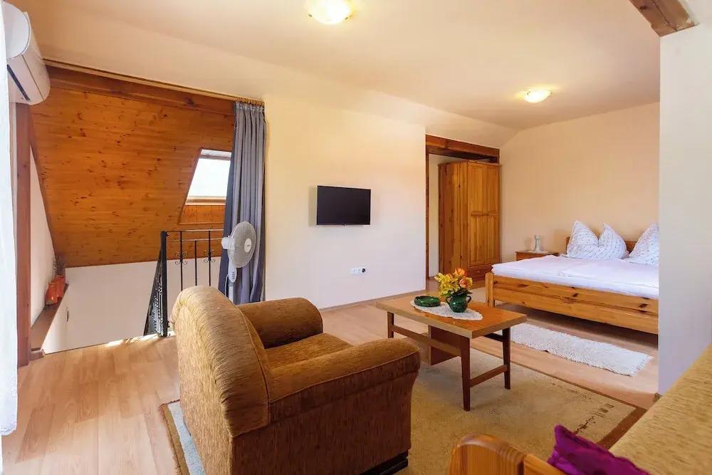 Lakeside Serenity House - главное фото