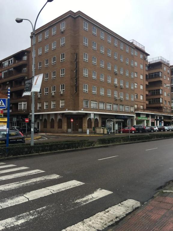 Hotel Perales - главное фото
