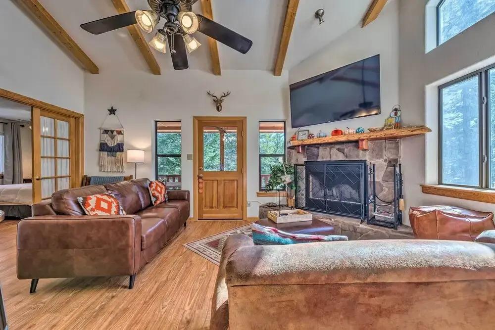 Charming 'coppertop' Cloudcroft Cabin: 3 Mi to Ski - главное фото