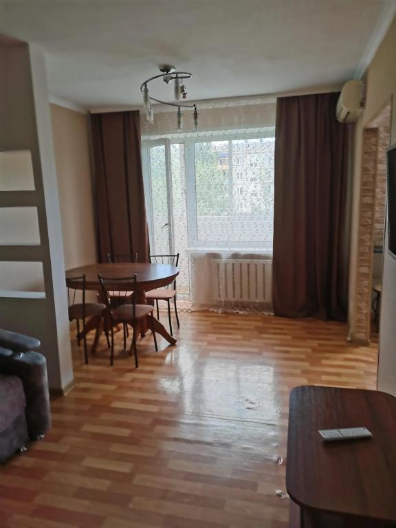 Сутки как дома на Сафьяновых, 1 - главное фото