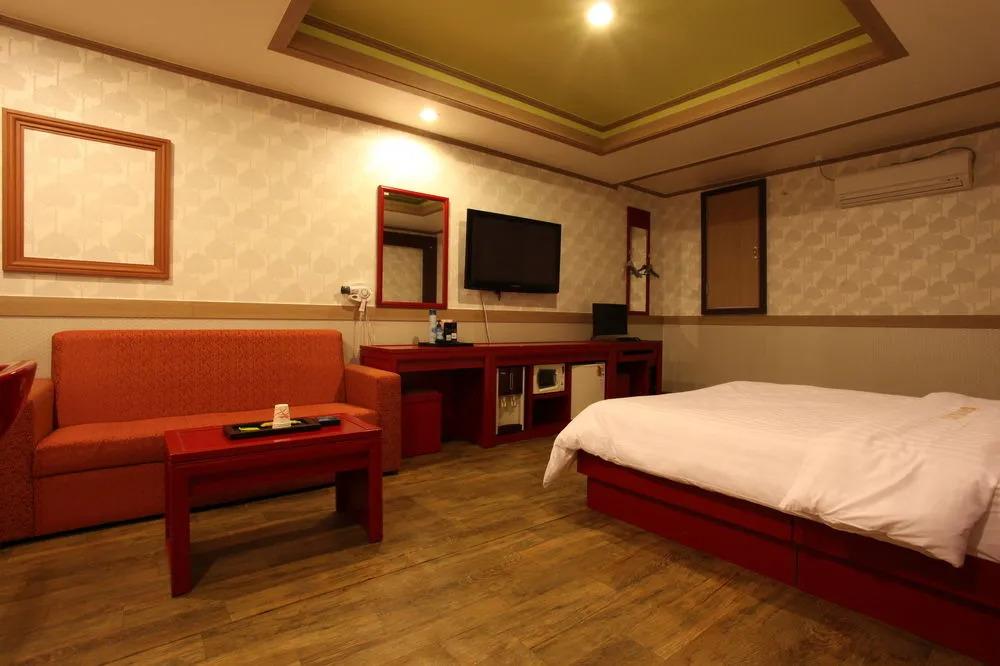 K.S Hotel - главное фото