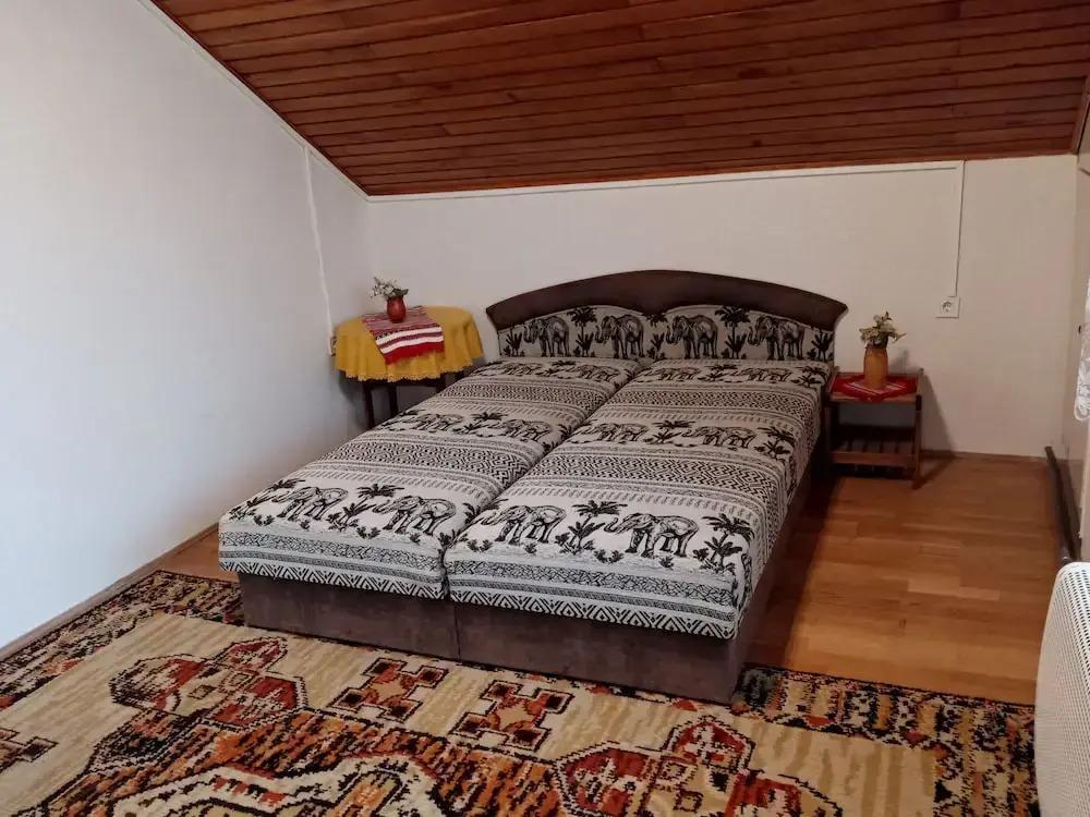 A Whole Holiday House With a Garden in Fonyód for 2-10 Persons - главное фото