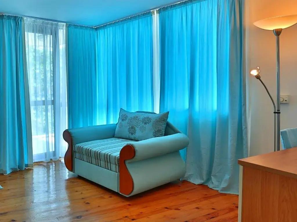 White House Family Hotel - главное фото