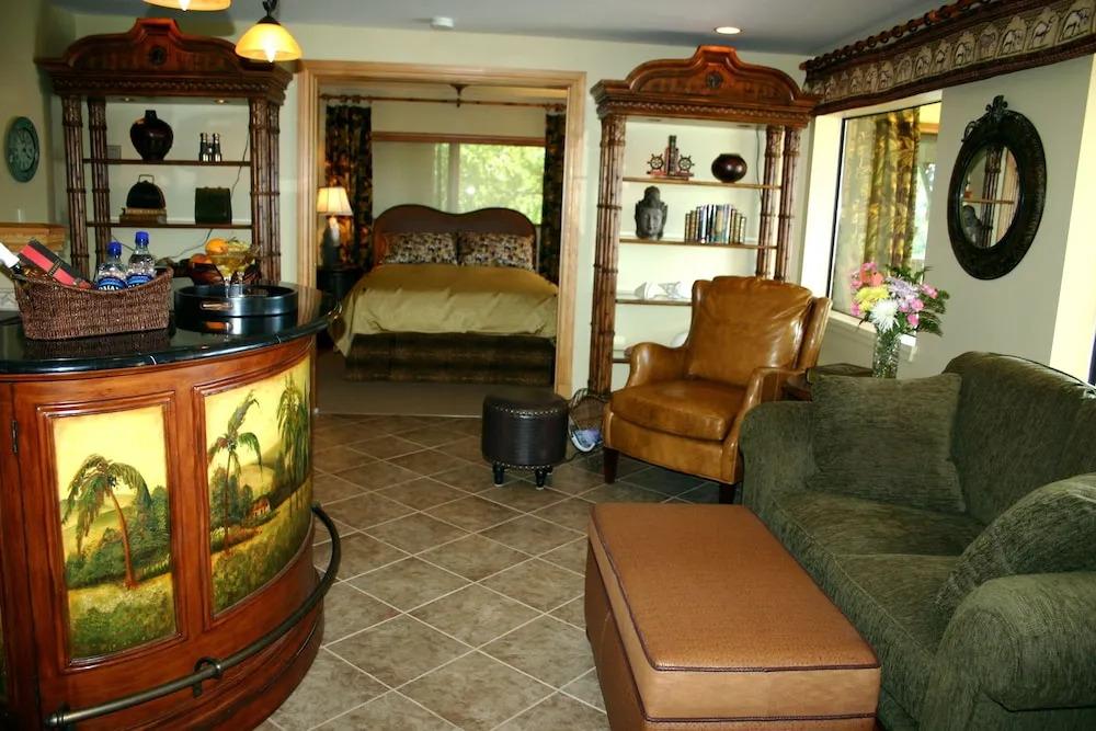 Beachfront at Vesuvius - главное фото