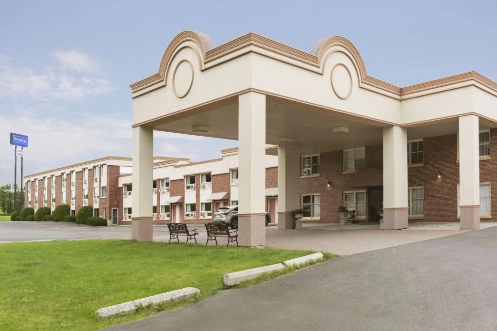 Travelodge by Wyndham Edmundston - главное фото