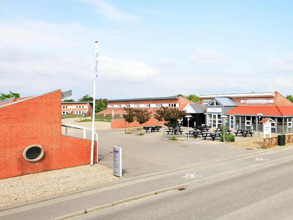 Modern Apartment in Hemmet With Terrace - главное фото