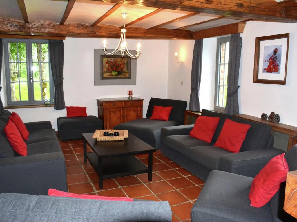 Vintage Farmhouse With Garden, Roofed Terrace - главное фото