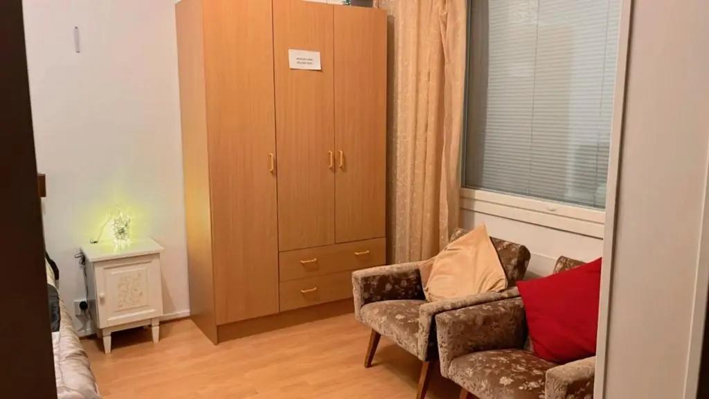 Joensuu city center, WIFI internet, prime location heart of center, Big 69 sq apartment, free parking, king bed, electric car station, beautiful, relaxing, fully furnished, Big TV 55', 2 bedroom and one big living hall room - главное фото