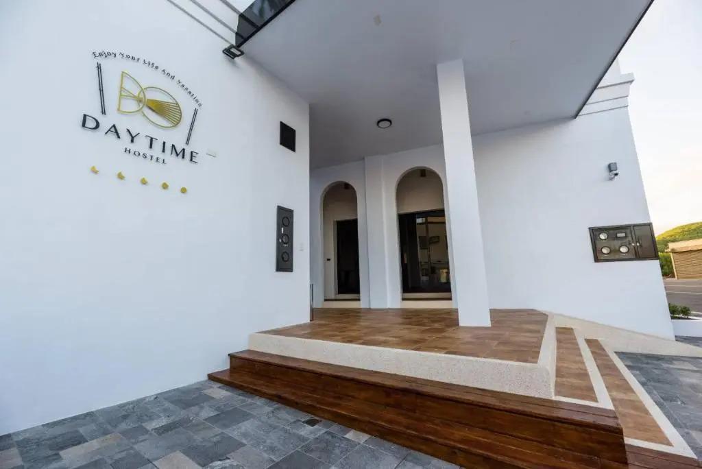 Day Time Travel - главное фото