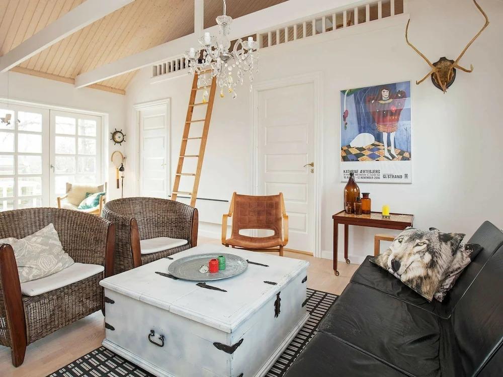 Charming Holiday Home in Dannemare With Whirlpool - главное фото