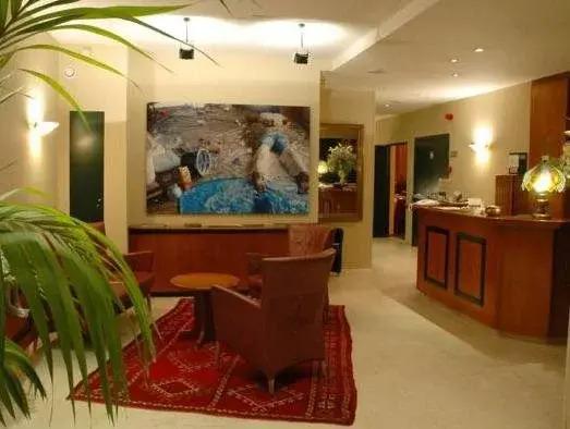 Hotel Binnenhof - главное фото