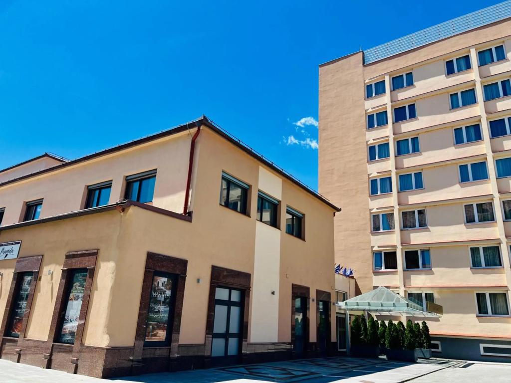 Hotel Piramida - главное фото