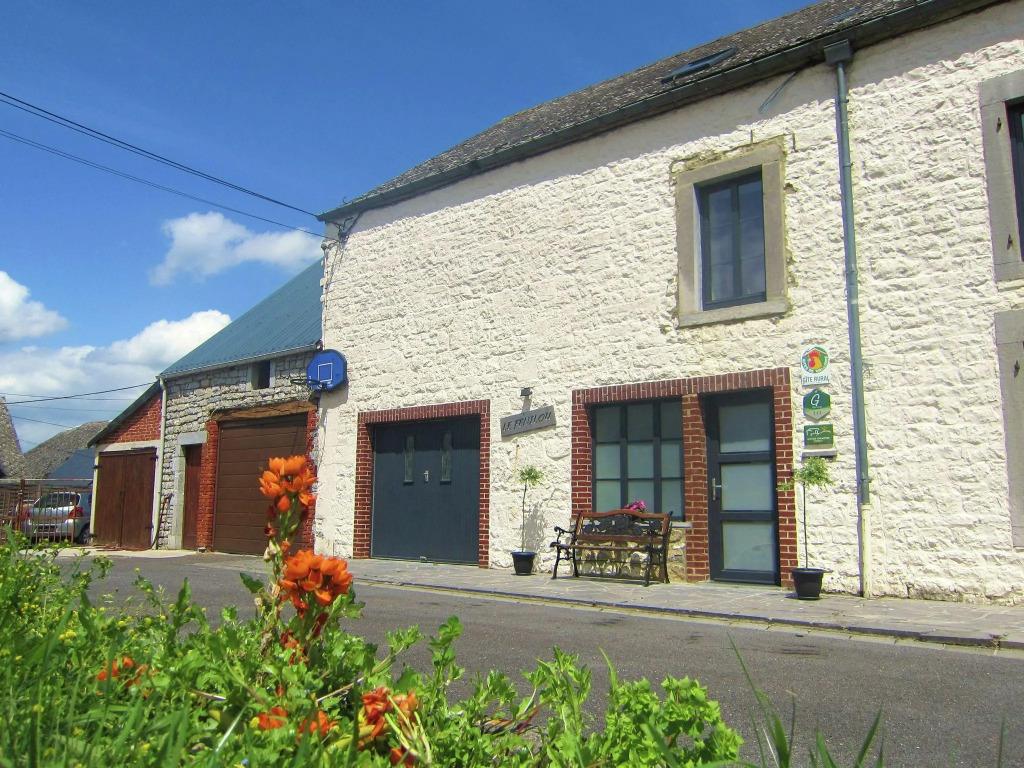 Pretty Cottage in Gimnee with Garden - главное фото