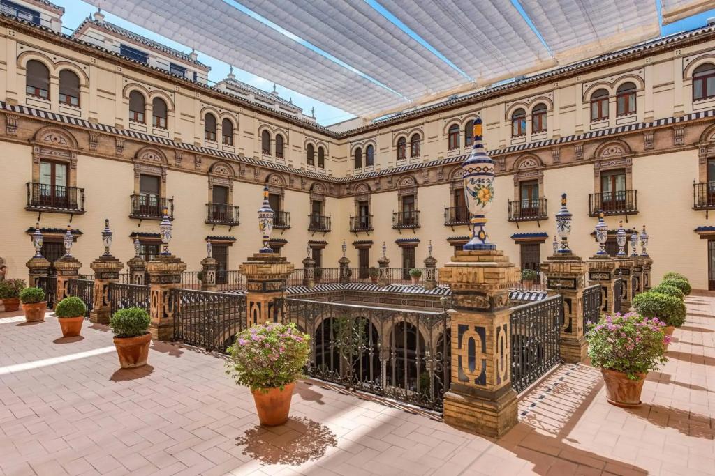 Отель Alfonso XIII, a Luxury Collection Hotel, Seville - главное фото