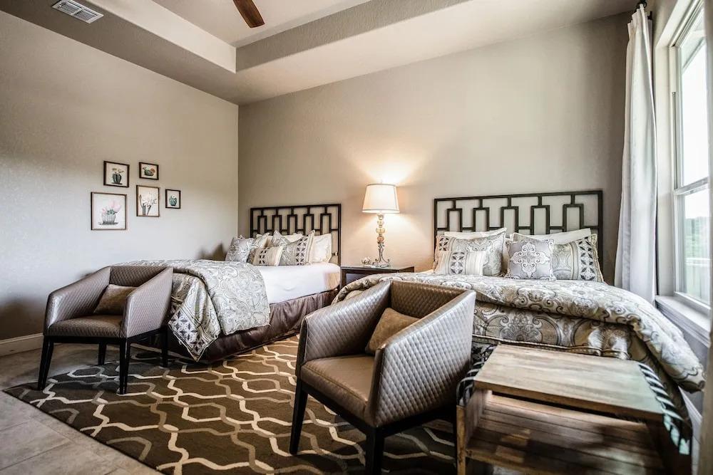 Century Oak Casita By Remi's Ridge & Hayes Hollow 1 Bedroom Duplex - главное фото