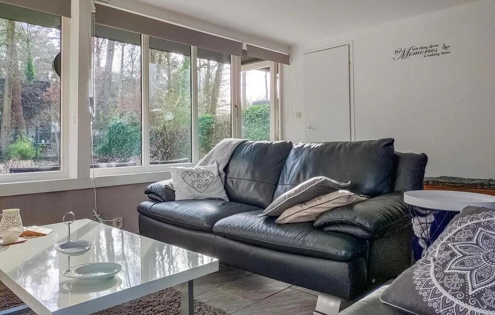 Nice Home in Rekem-lanaken With 2 Bedrooms - главное фото