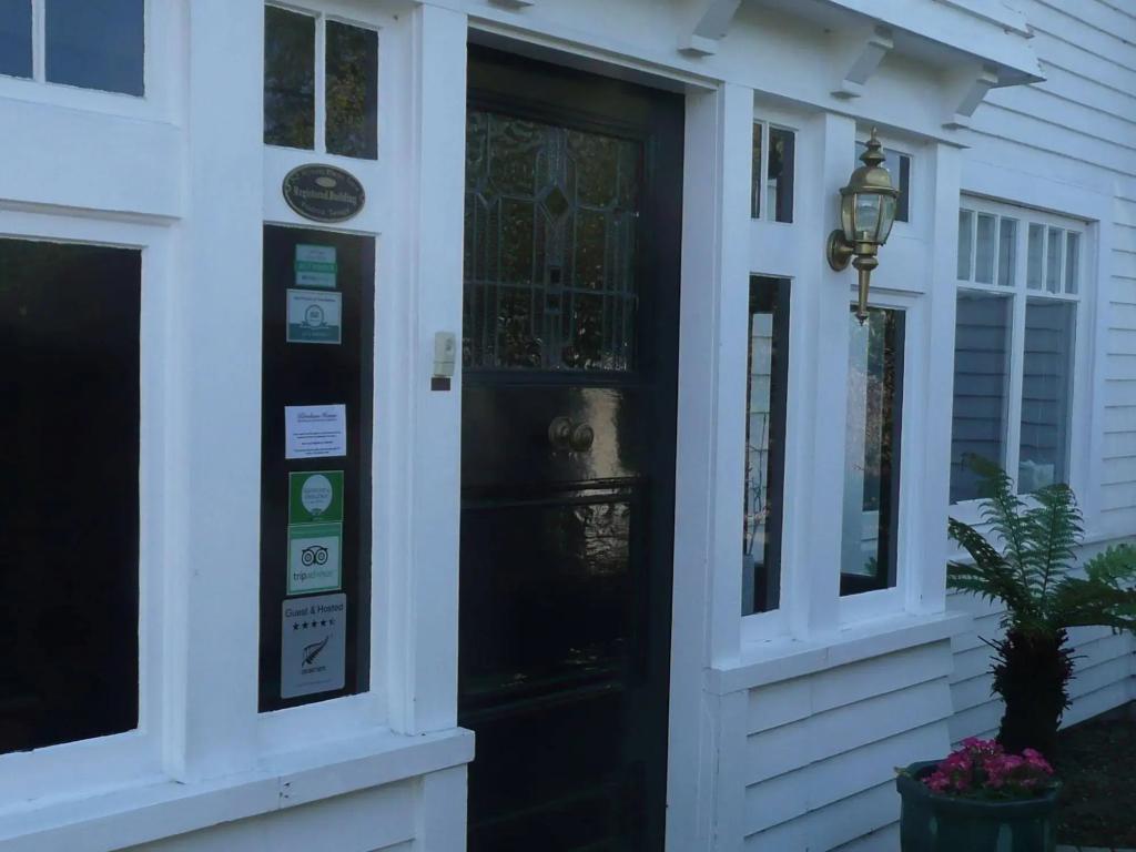 Kershaw House Boutique Accommodation - главное фото