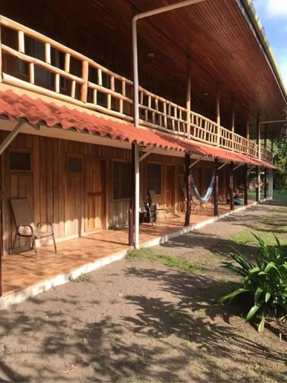 Miss Junies Lodge - главное фото