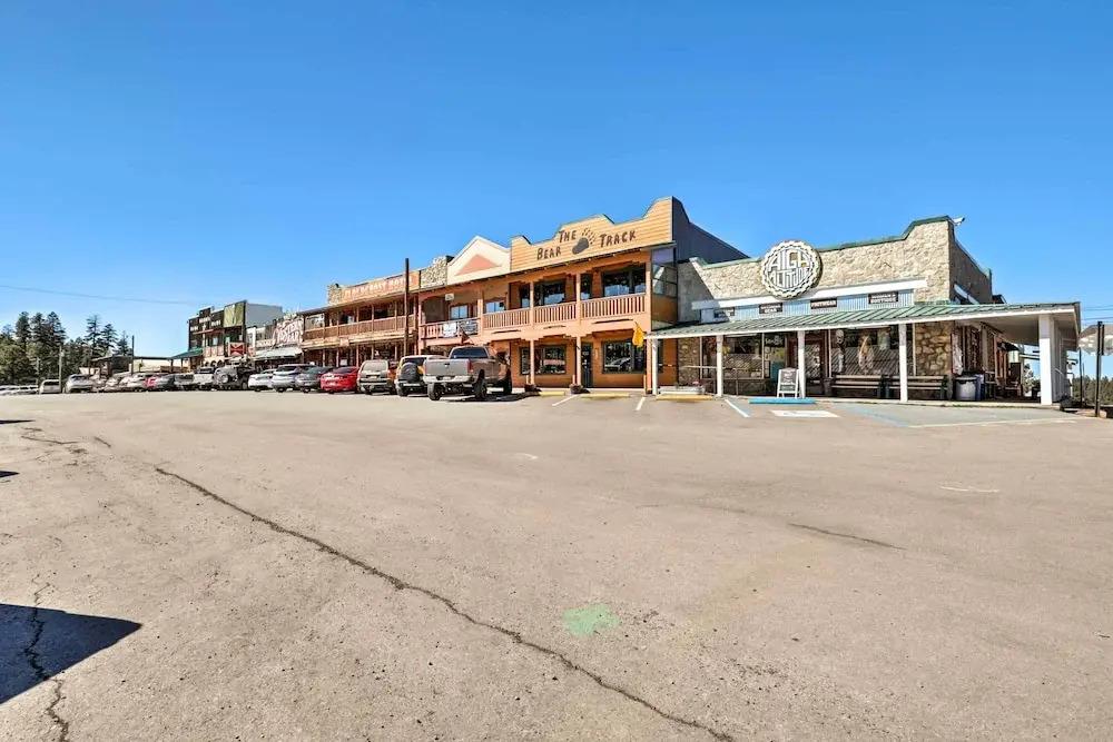 Cloudcroft Cabin Vacation Rental: 3 Mi to Skiing! - главное фото