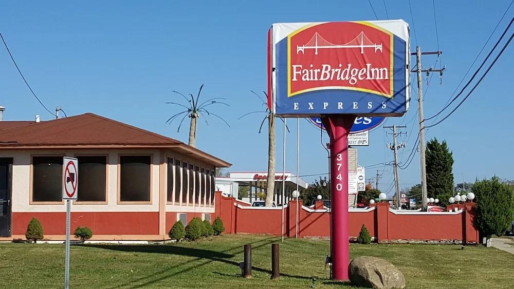 Fairbridge Inn Express - главное фото