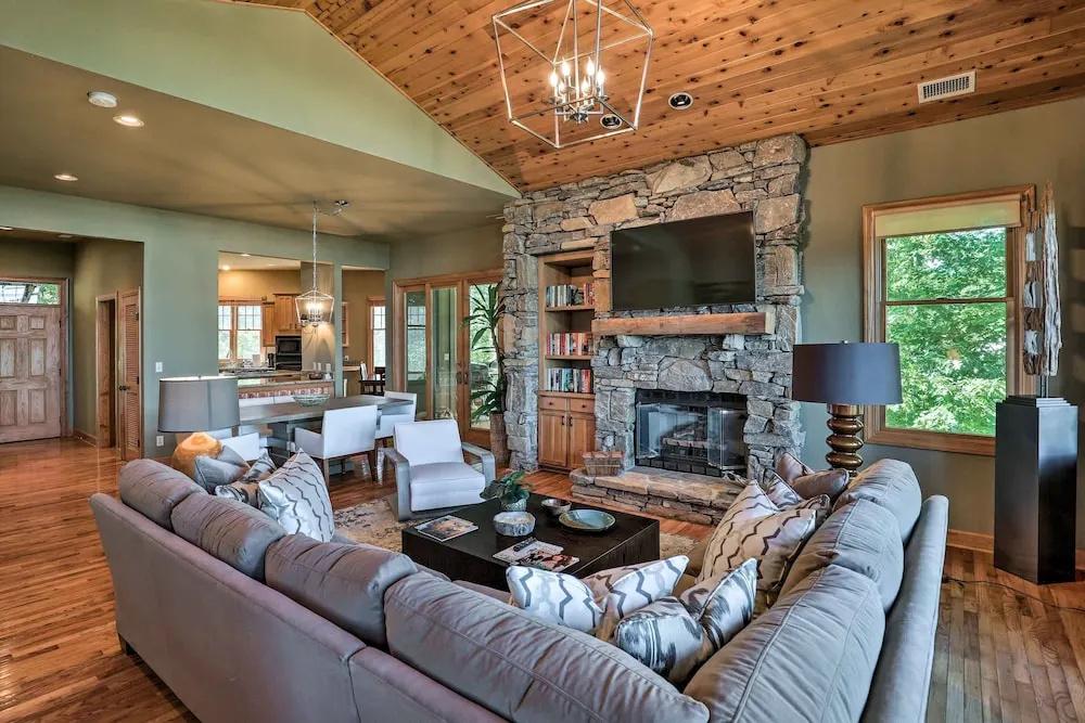 Surrounded by Nat'l Forest: Condo w/ Majestic View - главное фото