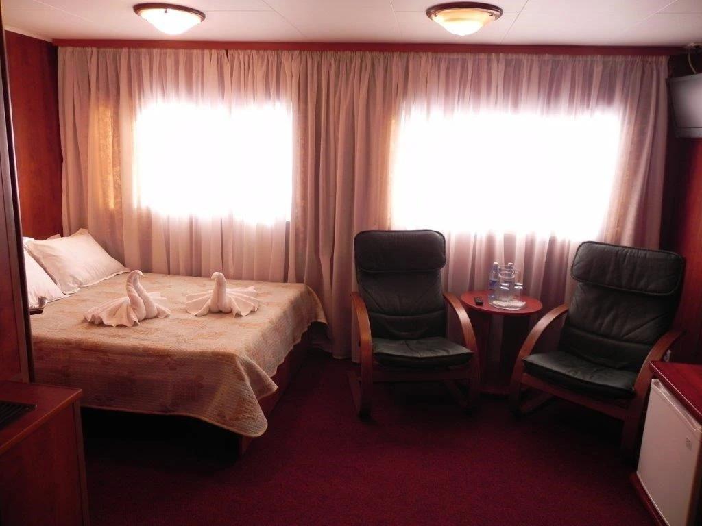 Отель-теплоход Петр Первый - главное фото