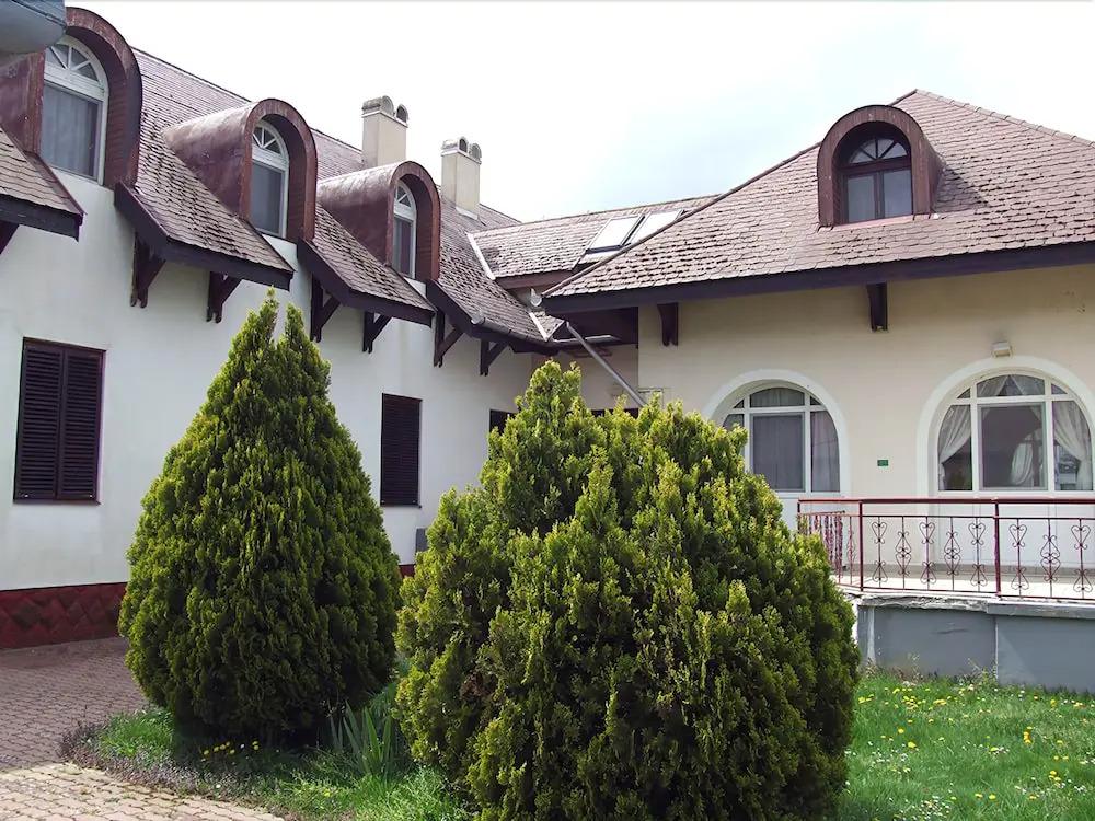 Aranyhíd Hotel - главное фото