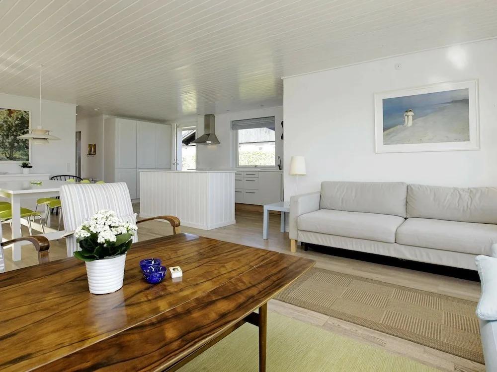 Spacious Holiday Home in Skagen Denmark With Terrace - главное фото