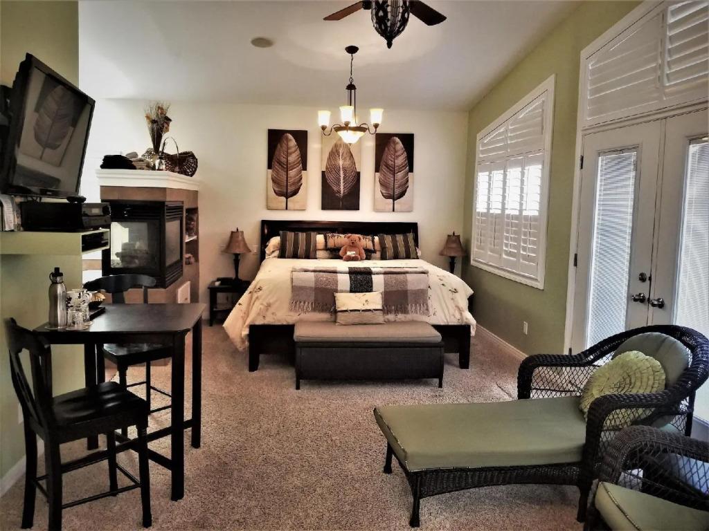 Along River Ridge - главное фото