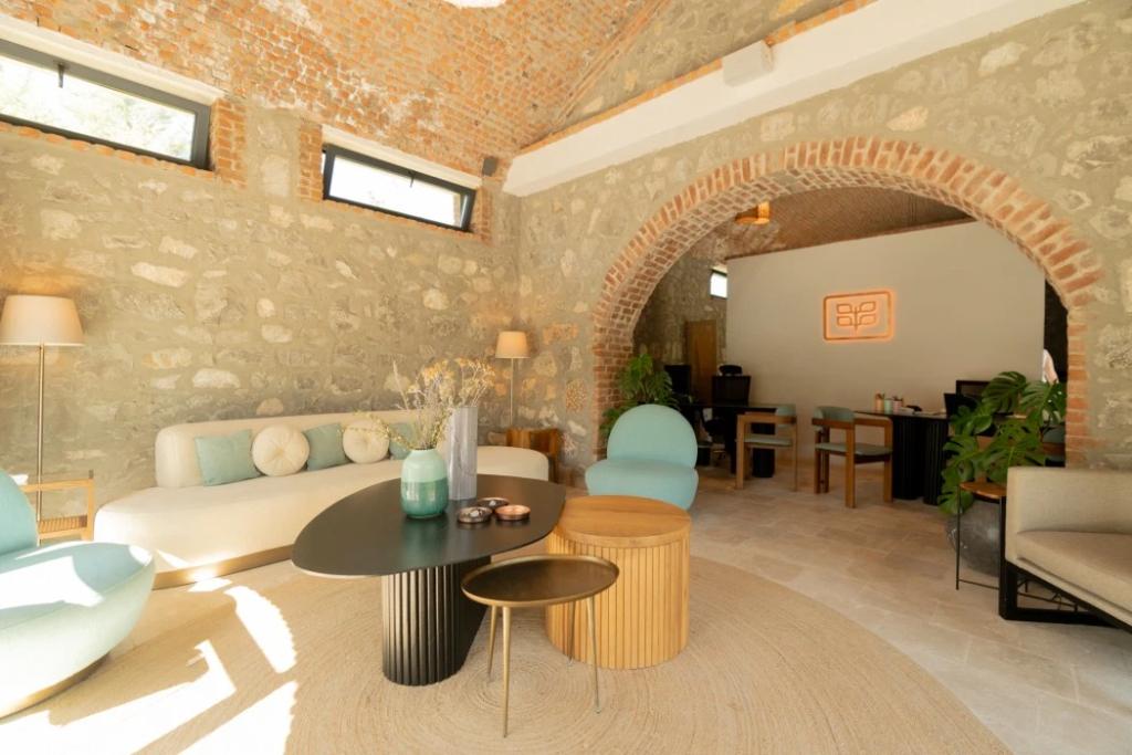 Izz Getaway - Adults Only - главное фото