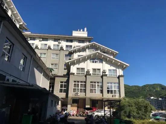 Huaqiao Dongfang Hotel - главное фото
