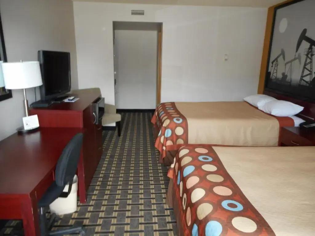 Super 8 Fox Creek - главное фото