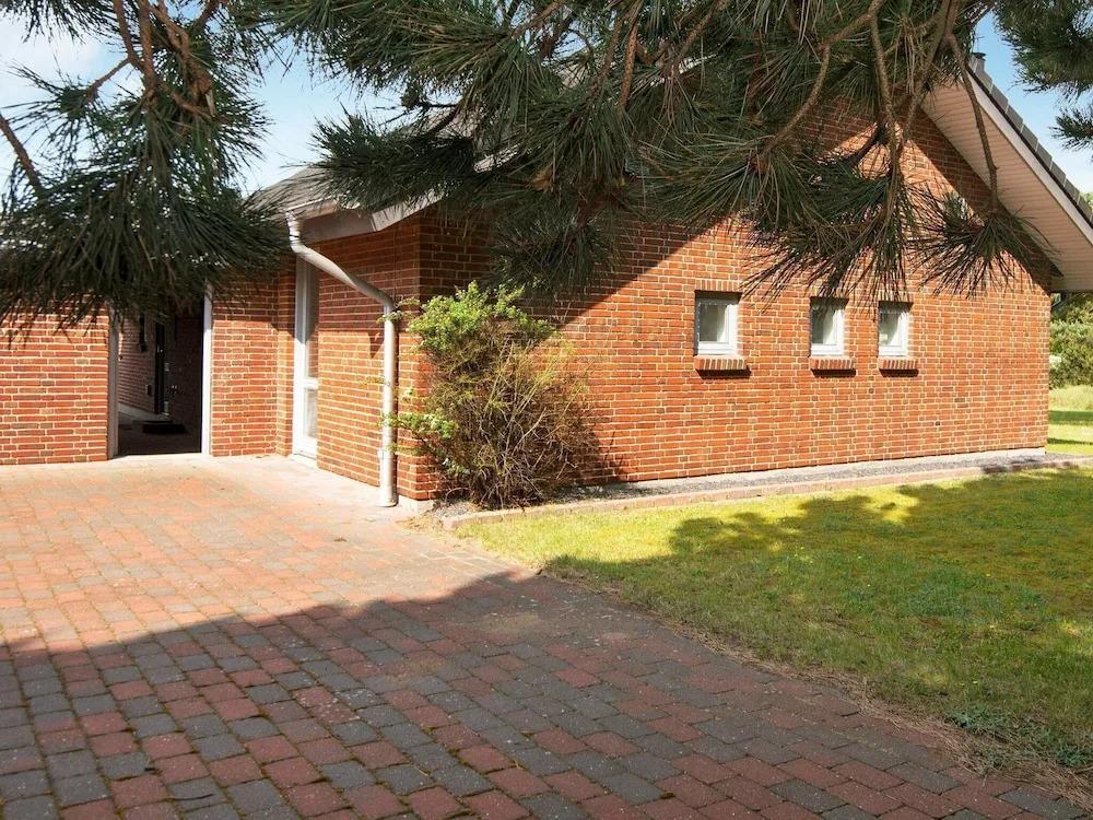 Relaxed Holiday Home in Romo Jutland With Garden - главное фото