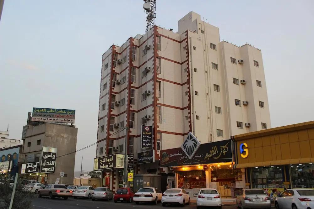 Al Eairy Furnished Apartments Al Baha 1 - главное фото