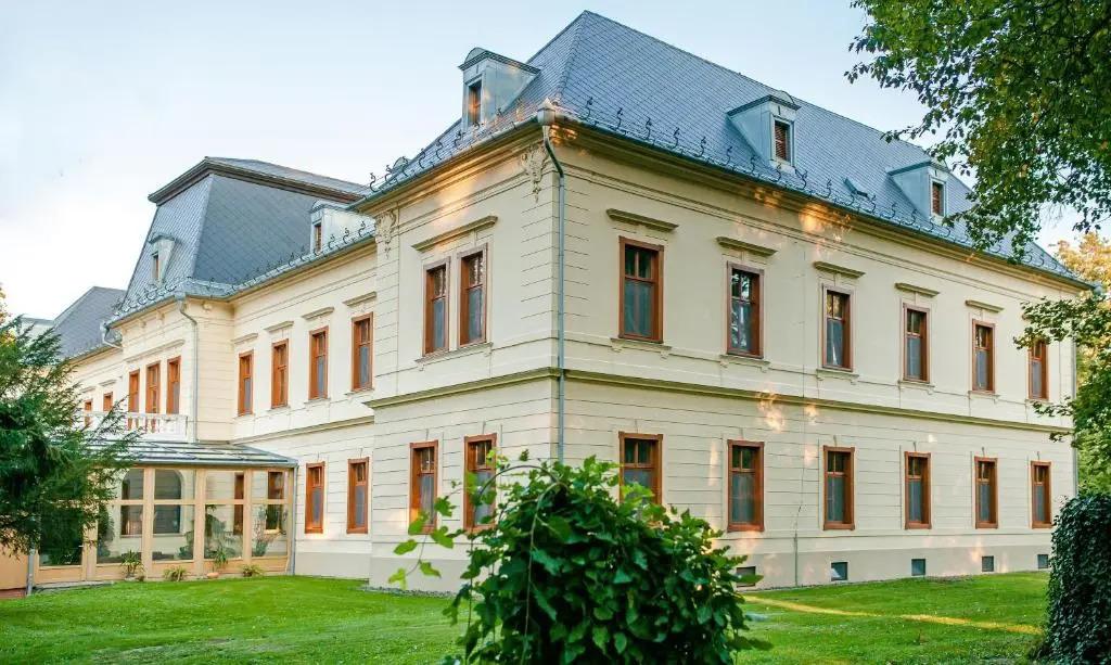 Főnix Wellness Resort - главное фото